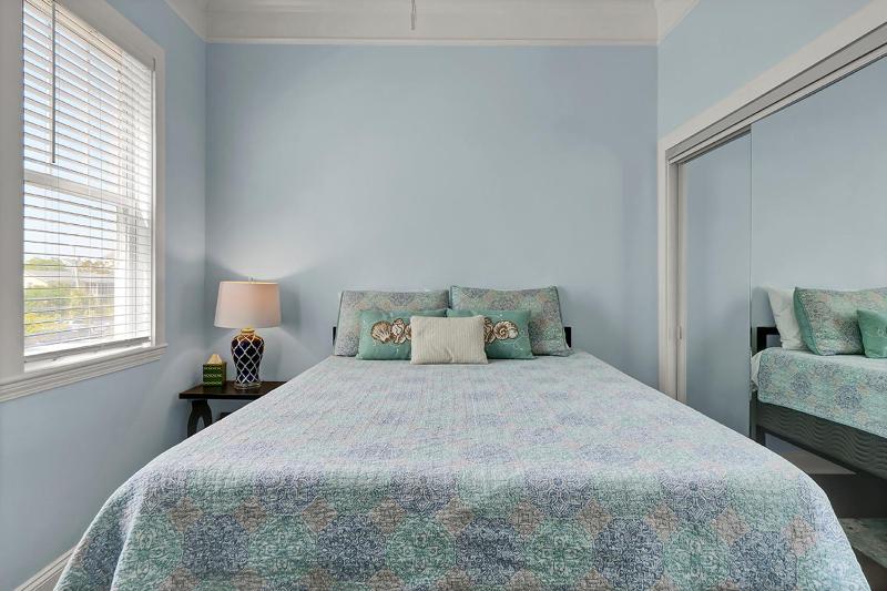 Bikinis & Martinis by Sea Scape Properties - image 12