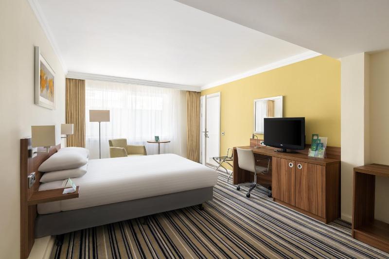 Standard Room image 3