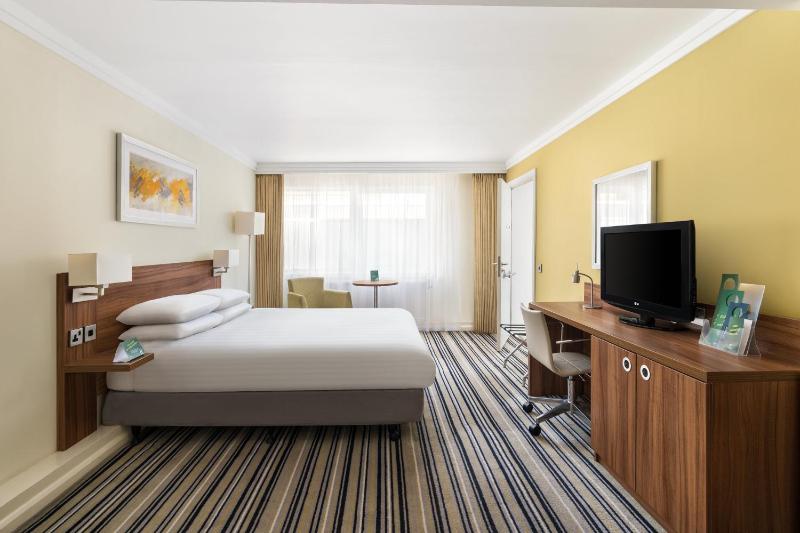 Standard Room image 4