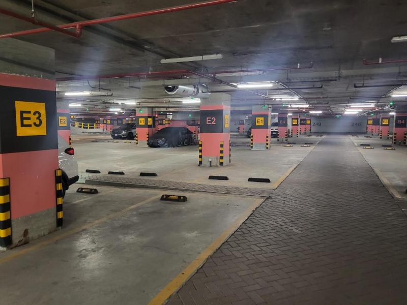 Goldcrest - 1 Bedroom Luxury Apartment - Lahore - image 5