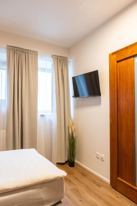 Economy Single Room image 3