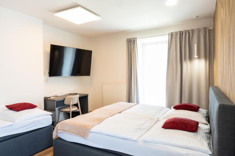 Triple Room image 3