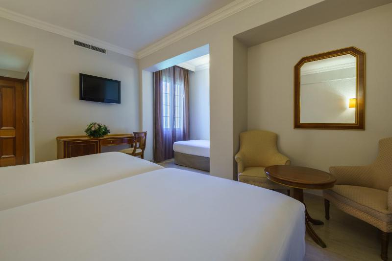 Triple Room with Parking image 3