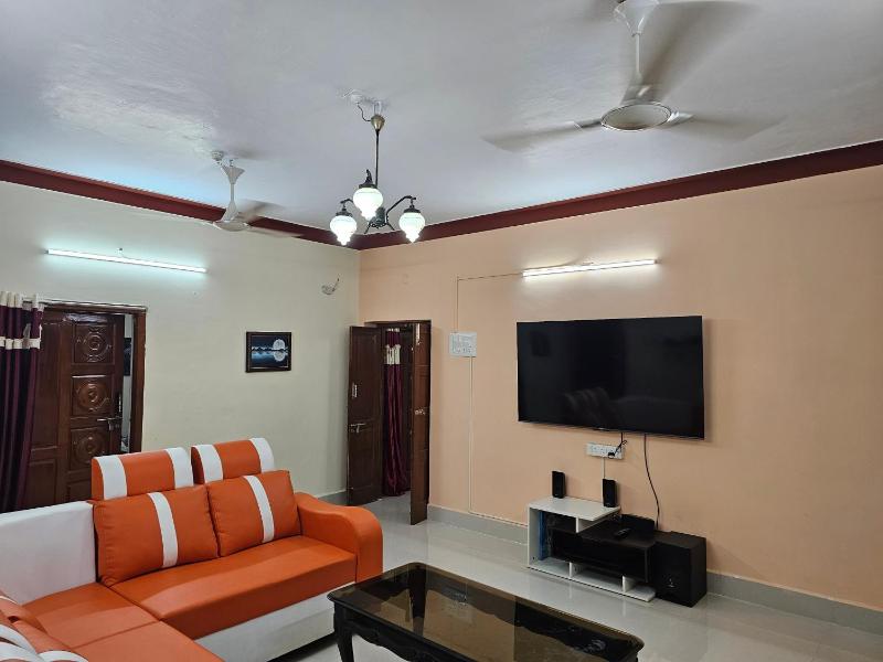 Shriya Home Stay - image 11