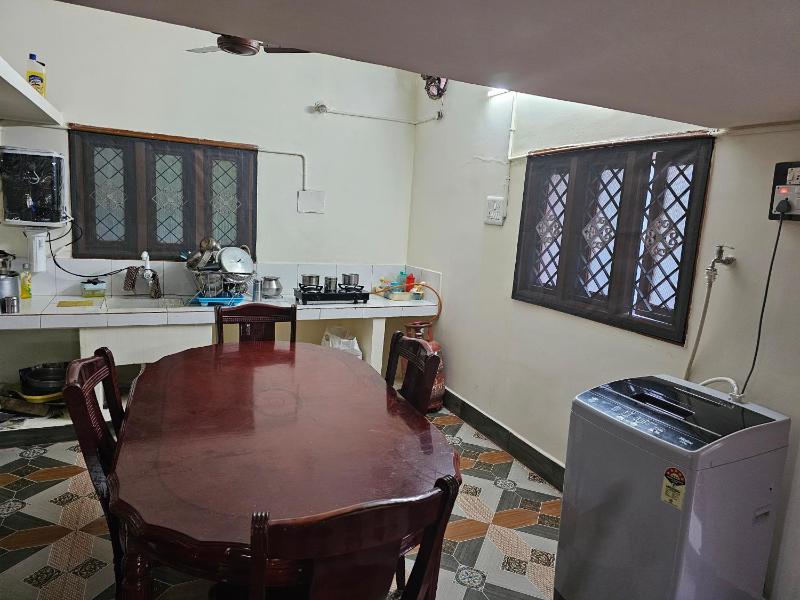 Shriya Home Stay - image 8