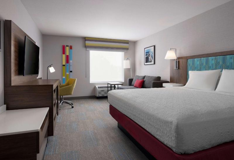 King Room with Sofa Bed image 1