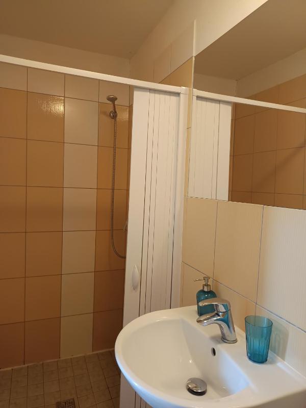 One-Bedroom Apartment image 1