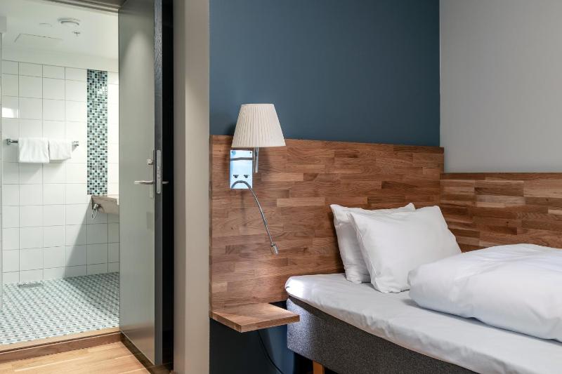 Compact Single image 2