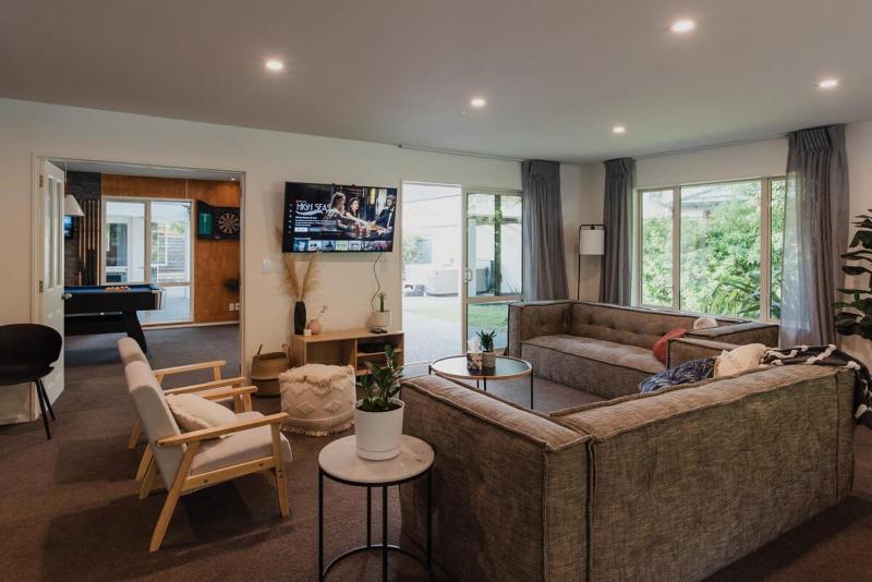 Hidden Gem of Christchurch - Sleeps 13 - image 49