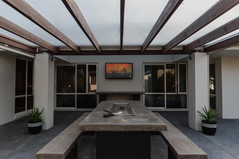 Hidden Gem of Christchurch - Sleeps 13 - image 32