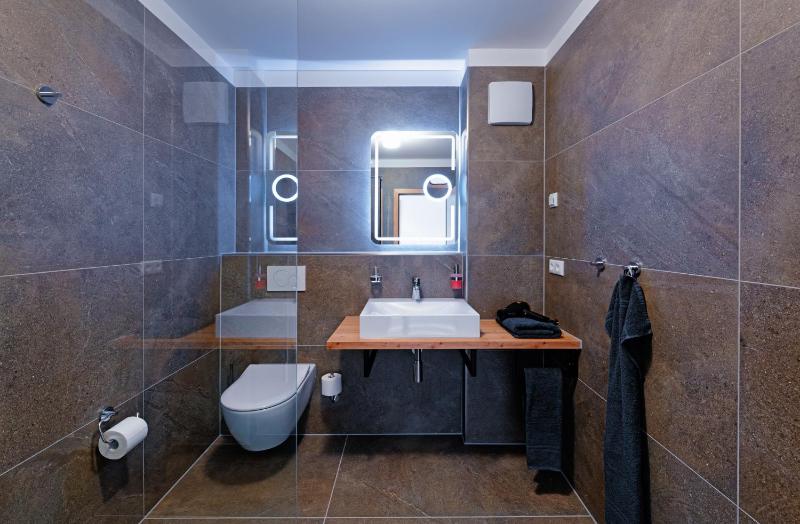 Deluxe Room image 2