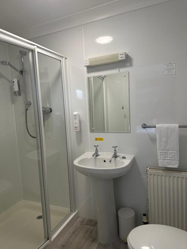 Small Double Room image 4