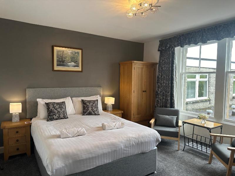 Standard Double Room image 3