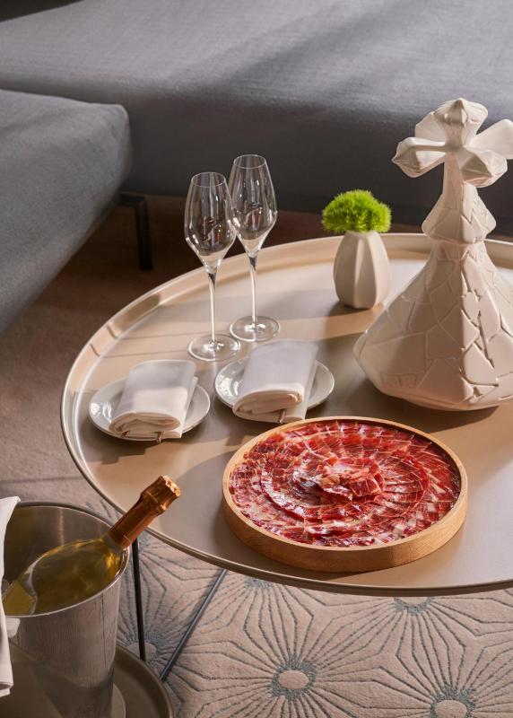 Boulevard Suite image 2