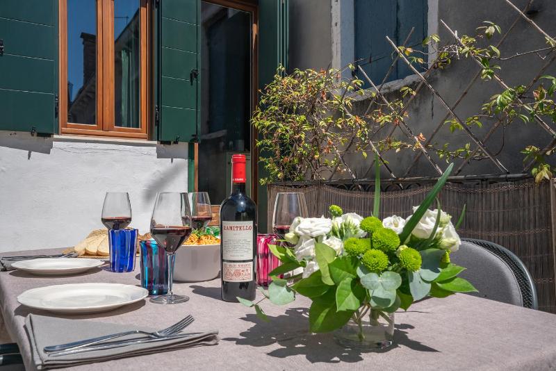 Ca' Dell'Artista Apartment with Terrace - image 2