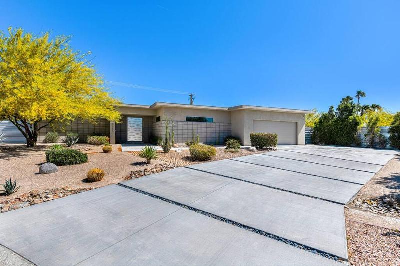Exclusive Luxury Villa Palm Springs 3 Br plus Casita - image 25
