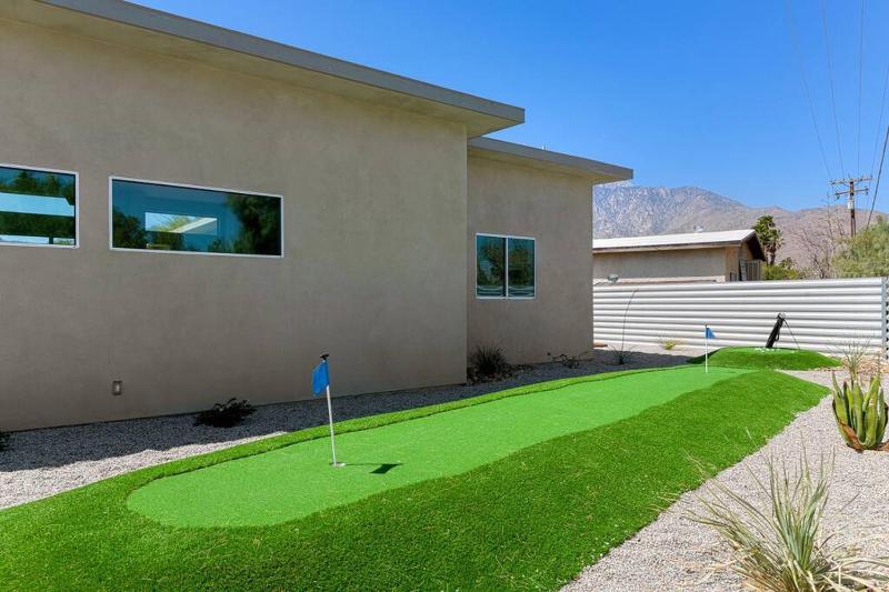 Exclusive Luxury Villa Palm Springs 3 Br plus Casita - image 2
