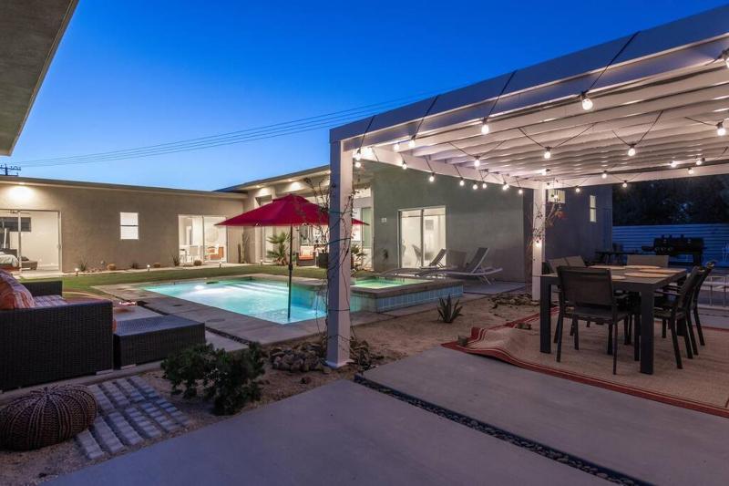 Exclusive Luxury Villa Palm Springs 3 Br plus Casita - image 11