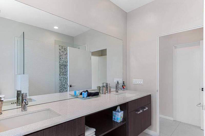 Exclusive Luxury Villa Palm Springs 3 Br plus Casita - image 19