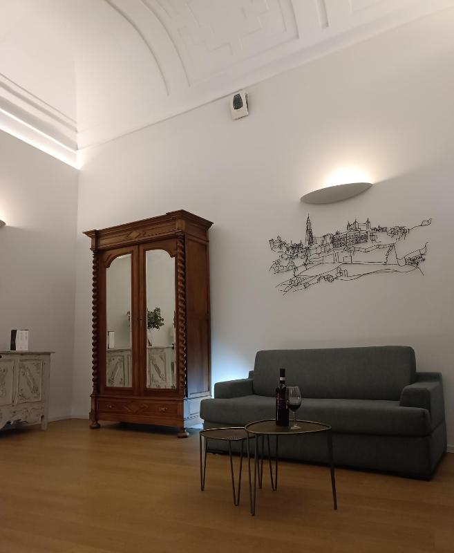 Deluxe King Suite image 1