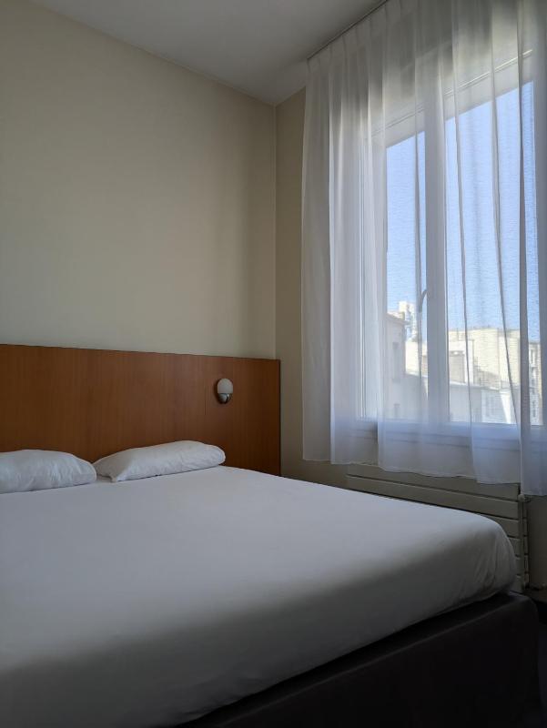Club Double Room image 3
