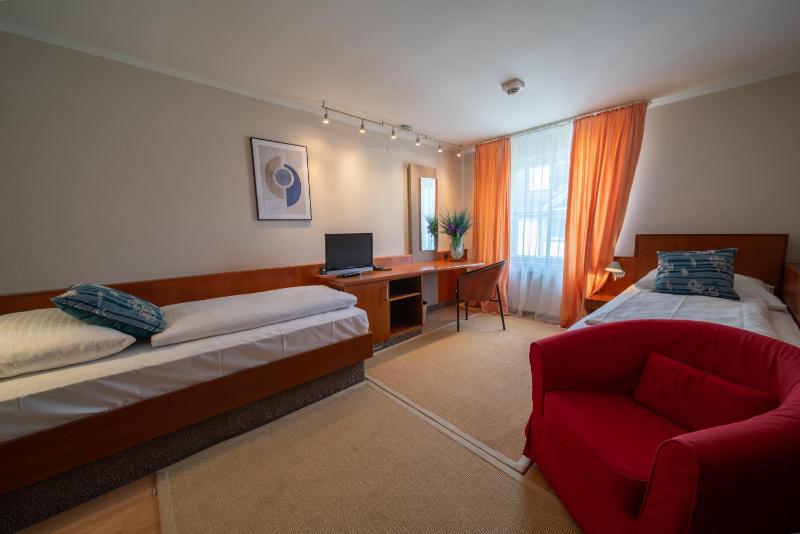 Twin Room image 1
