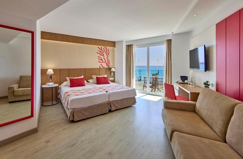 Superior Room with Frontal Sea Views image 1