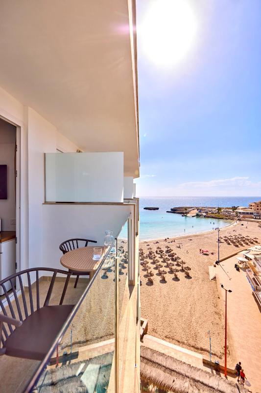 Double Room with Side Sea View (2 Adults + 1 Child) image 2