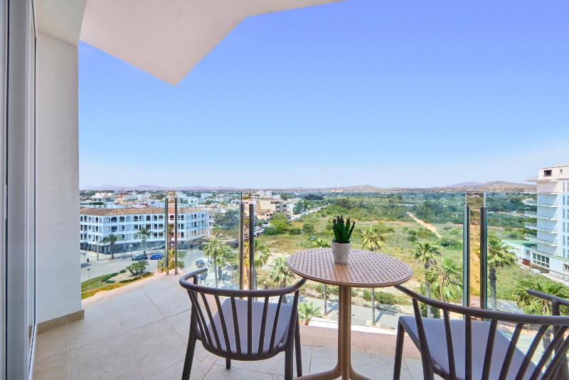 Family Room with Balcony (2 Adults + 2 Child) image 2