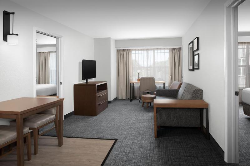 Two-Bedroom Suite image 2