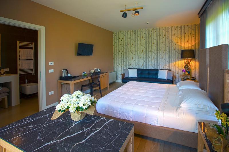 Superior Double Room image 2