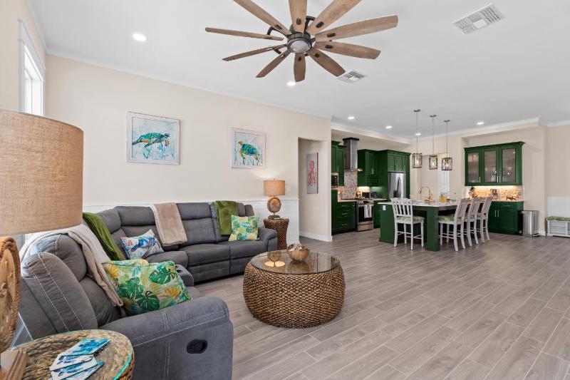 Lucky Turtle - Private marina front home with Pool home - image 37