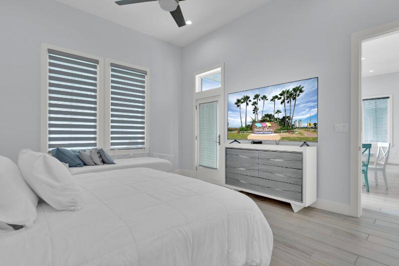 Cielito Lindo - Private home with hot tub home - image 17