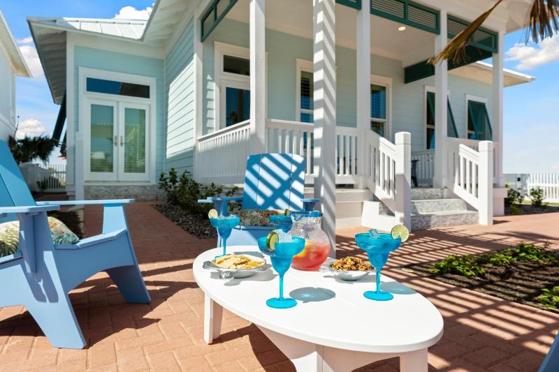 Lucky Turtle - Private marina front home with Pool home - image 29