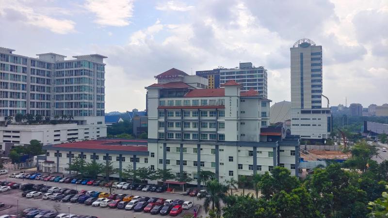 SAFIYA Roomstay Vista Alam - image 15