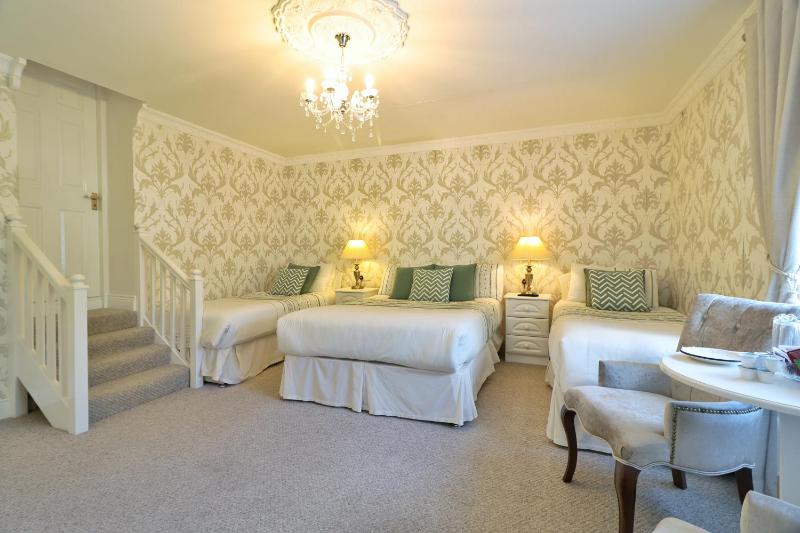 Triple Room image 4