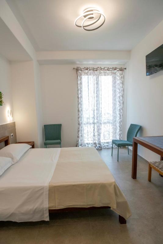 Double or Twin Room with Balcony image 4