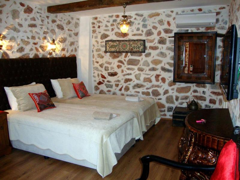 Budget Double Room image 2