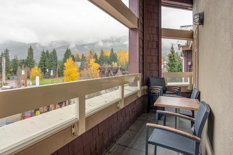 2BR + loft | Tyndall Stone Lodge | Village Location w/ Olympic Plaza View | Fireplace | Hot Tub - image 4