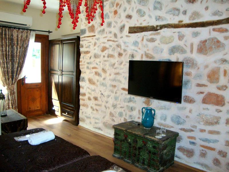 Standard Double Room image 3