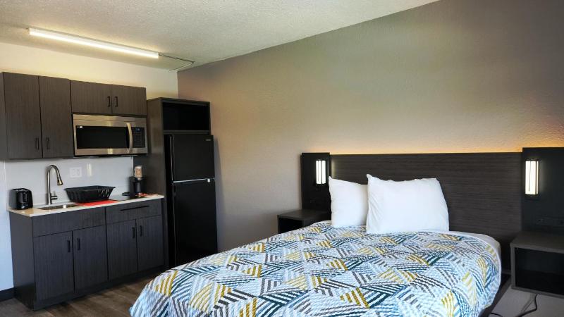 Double Room - Non-Smoking  image 2