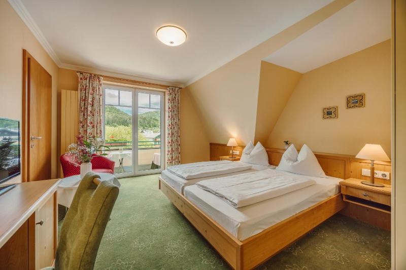 Double Room with Mountain View image 1