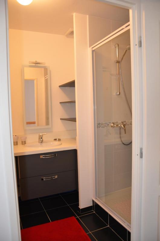 Two-Bedroom House image 4
