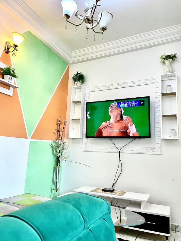 1 Bed Studio Sleeps 2 - Canal View Wifi Parking - image 16