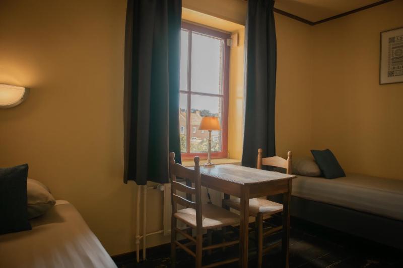 Small Double Room image 1