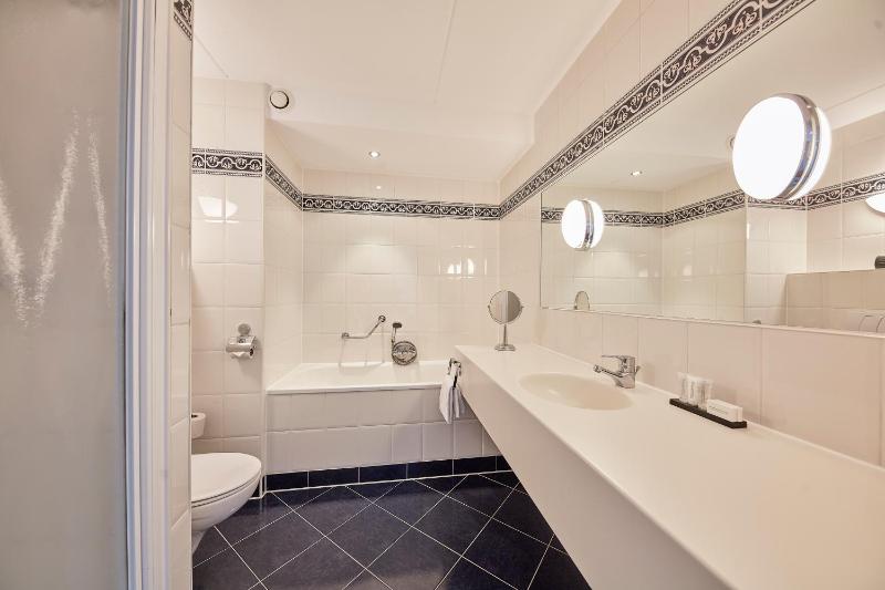 Deluxe Double or Twin Room with View image 1