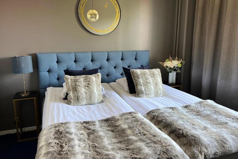 Deluxe Family Suite with Balcony image 1