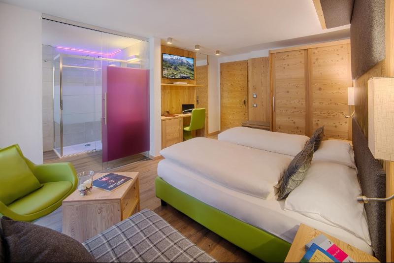 Superior Double or Twin Room with Terrace image 4