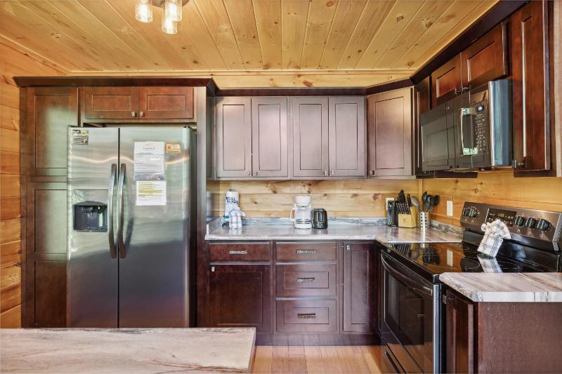 Creekside Manor cabin - image 23