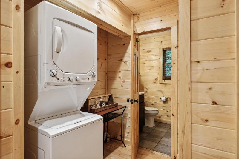 Creekside Manor cabin - image 2